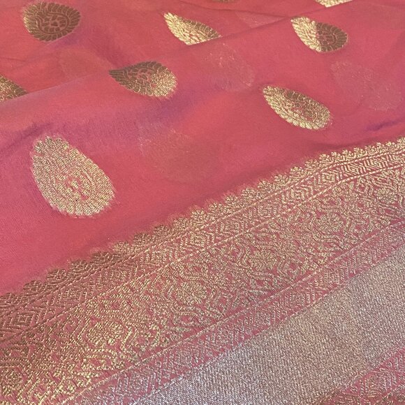 Soft Banarasi Saree in Pastel Pink with Rich Zari Border & Pallu Boutique - Picture 2 of 15